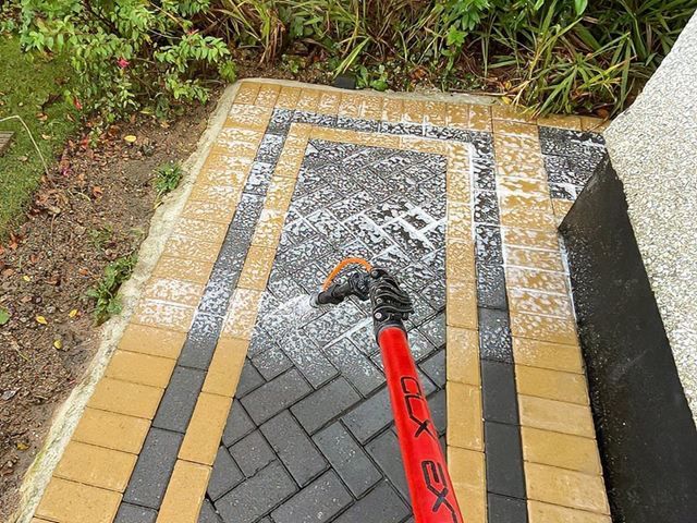 driveway-cleaning-4-kireth-ai