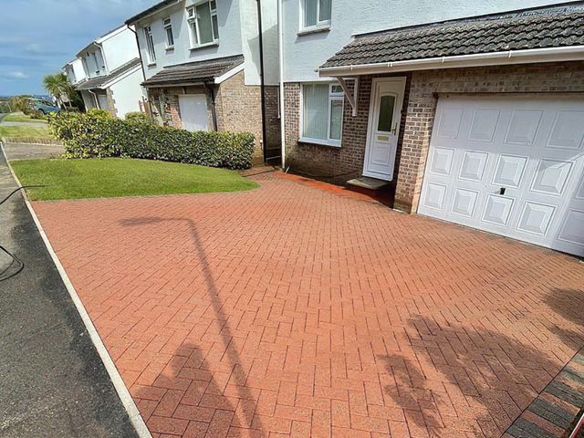 pressure-washing-19-kireth-ai