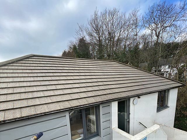 roof-cleaning-29-kireth-ai